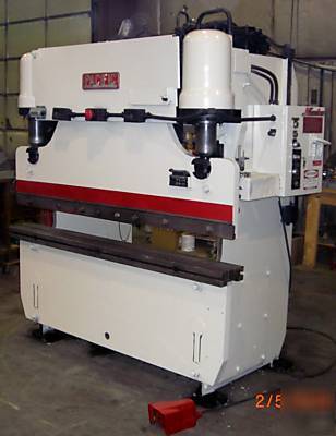 Pacific series J55-6 55 ton hydraulic press brake, 1972