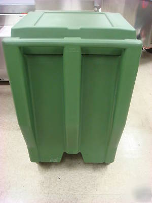 Cambro ice caddie 200 pounds 