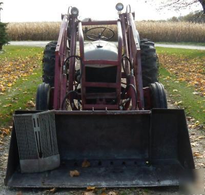 1948 ford 8N tractor with loader