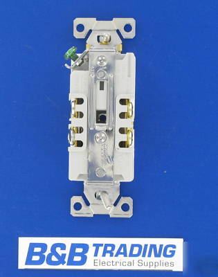 Lot 10 20A weather resistant 2P 3W nema 5-20R outlets