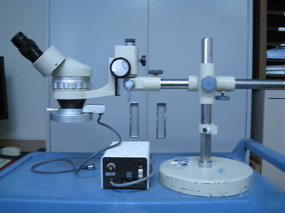 Unitron zsb stereo microscope w/ light source & stand