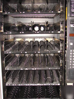 Dual spirals usi 3014A snack machine working 30-day w.