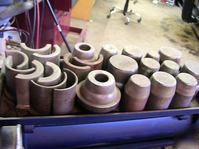 Hydraulic exhaust pipe bender