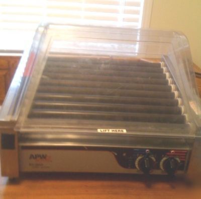 Commercial hot dog roller machine