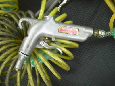 Lot of 13 yellow coiled compressor slinky air hoses