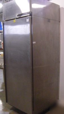 Norlake pass-thru heated holding cabinet, with rack