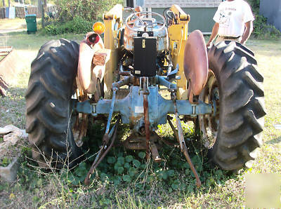 1974 ford 2000 tractor with loader low ******