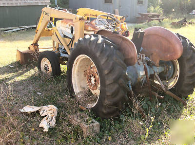 1974 ford 2000 tractor with loader low ******