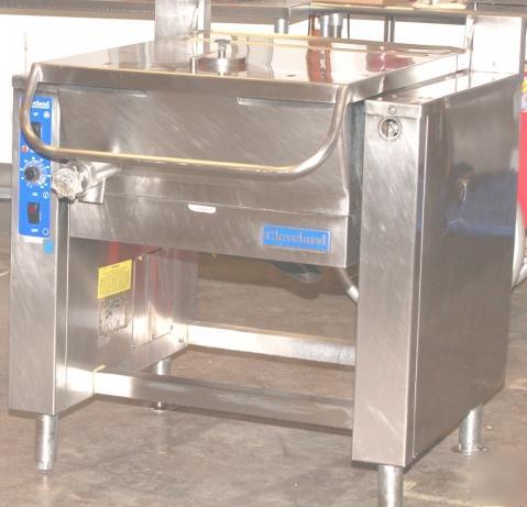 Cleveland 30-gal elec.tilt/braising skillet, power tilt