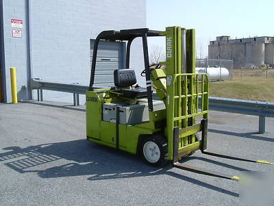 Clark tw-235 3000 lb electric forklift