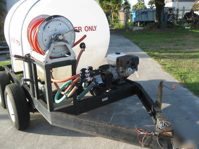 Portable 525 gal water tank on 5000 lbs trailer brakes