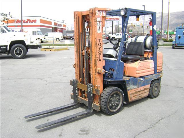 Forklift 3,850 lb, 15 ft., 3 stage, lpg toyota