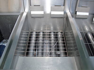 Fryer gas dean 2 bay gas fryer with filtering system