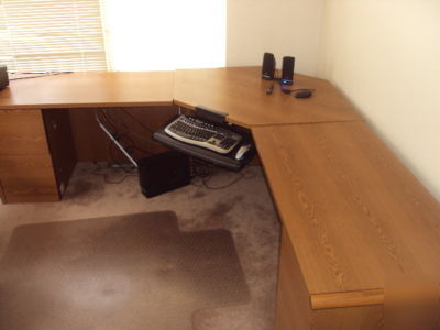 Large hon 3 piece corner computer desk oak nice 