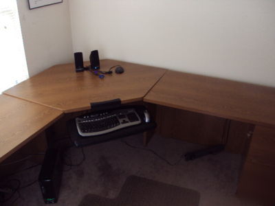 Large hon 3 piece corner computer desk oak nice 