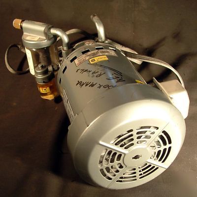 Gast 1/6 hp vacuum pump in excellent cond - quick sale 