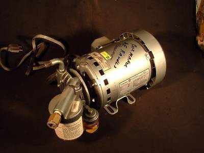 Gast 1/6 hp vacuum pump in excellent cond - quick sale 
