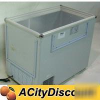 Grocer deli convenience merchandiser spot chest freezer