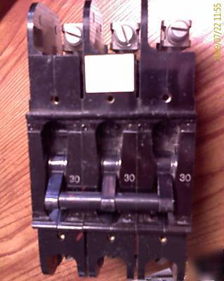 Heinemann circuit breaker 30A 3POLE cat# CF3-G3-u