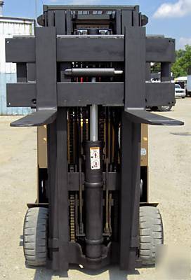 Yale 6,000#, 48V electric forklift, 379.2 actual hrs. 