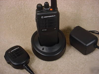  motorola HT750 16 ch vhf 136-174 mhz portables