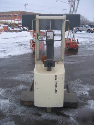 Crown 1500 lb walk behind forklift self propelled