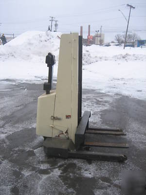 Crown 1500 lb walk behind forklift self propelled