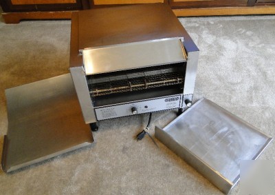 Holman B714H countertop conveyor toaster oven w trays