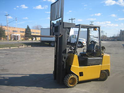 Hyster 5000# forklift traction tires quad mast 20' lift