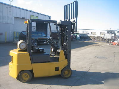 Hyster 5000# forklift traction tires quad mast 20' lift