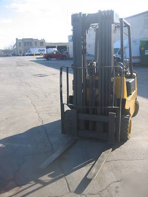 Hyster 5000# forklift traction tires quad mast 20' lift