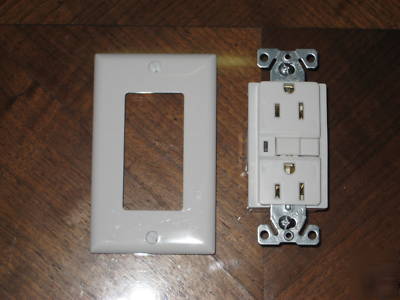 Cooper gfci receptacle with led indicator (lot of 10)