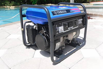 New yamaha EF2600 generator rv portable quiet in box 