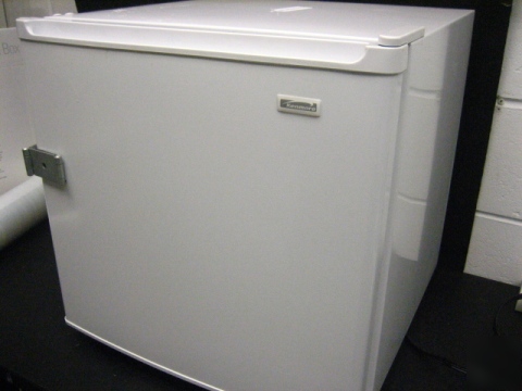 Kenmore 564.91171100 undercounter lab lock refrigerator