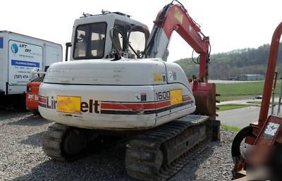 Link belt 1600Q excavator with buckets