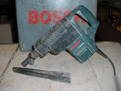 Bosch 11244E 1-1/2-inch spline rotary hammer w/ bits