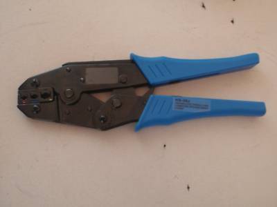 Insulated connector ratcheting crimper/crimping tool