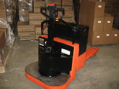 Electric pallet jack-walkie/rider