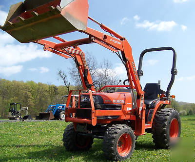 Kubota B7510 4X4 compact diesel tractor loader low hrs
