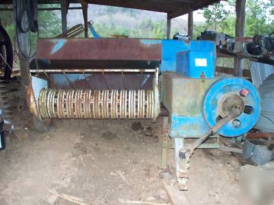 530 ford hay baler