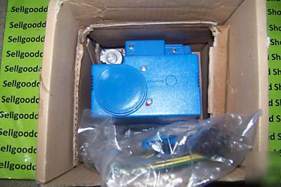 New honeywell V8730C1023 air/gas servo gas valve 