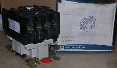 New telemecanique 120VAC contactor #LC1D404-k in box 