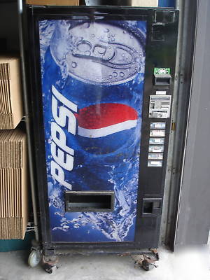 Vendo v-190 6-selection pepsi soda machine on wheels 