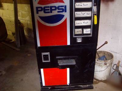 Dixie-narco pepsi vending machine