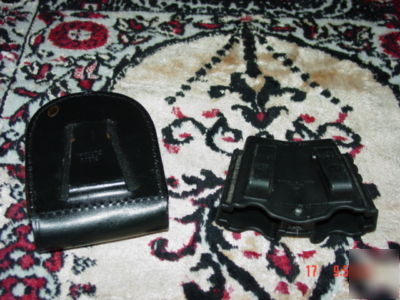 Dutyman 8121U handcuff pouch and xd-bdmp clip holder
