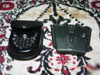 Dutyman 8121U handcuff pouch and xd-bdmp clip holder