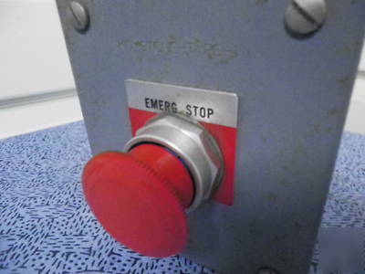 New allen-bradley 800T-fxt emergency stop w/ enclosure 