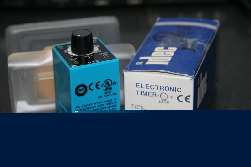 New idec electronic timer rte-B2AD24 10A 24V relay new