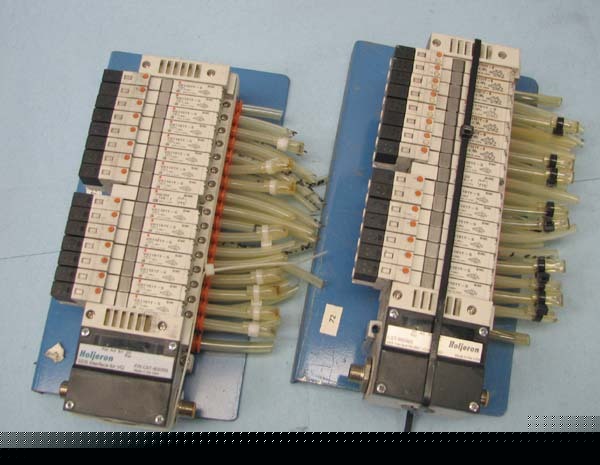 2 smc manifold pneumatic +30 solenoid valves VQ1101Y-5