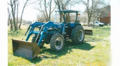 2000 longtrac tractor 680 dtc, good cond, low hrs.